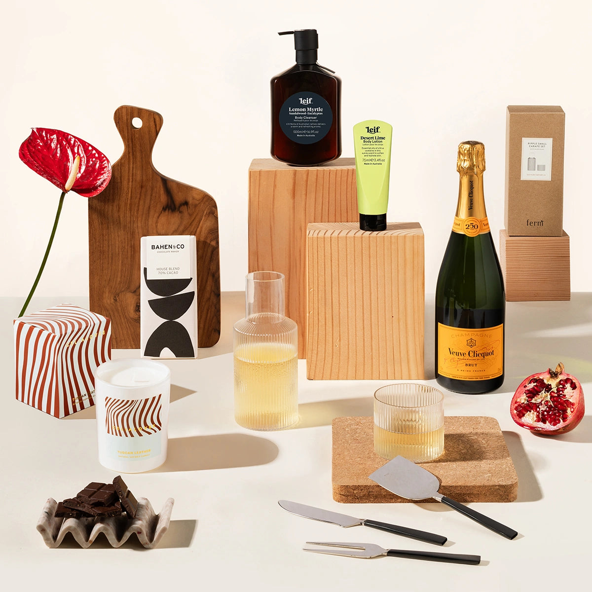 Sociable Sasha Premium Settlement Gift Hamper