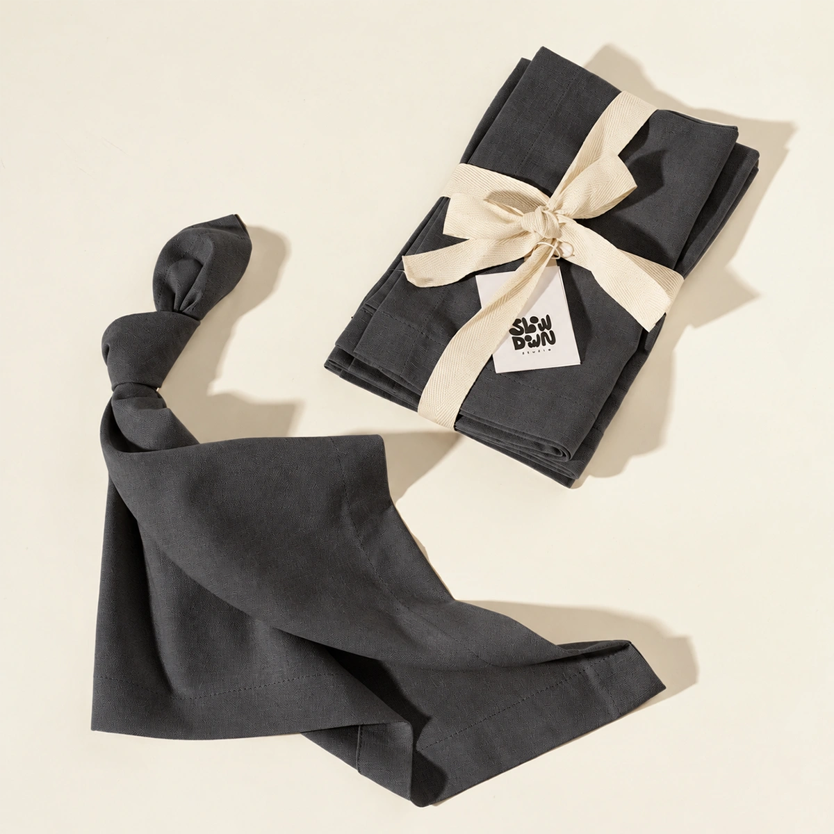 Set of 4 grey linen napkins